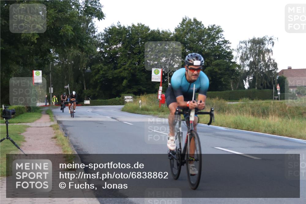25.08.2024 - Elbe Triathlon Hamburg Fuchs,  Jonas http://msf.ph/oto/6838862 25.08.2024 08:53:54 Radfahren 100, 169, 197, 188 meine-sportfotos.de