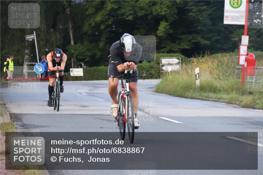 25.08.2024 - Elbe Triathlon Hamburg Fuchs,  Jonas http://msf.ph/oto/6838867 25.08.2024 08:53:56 Radfahren 100, 169, 197, 188 meine-sportfotos.de