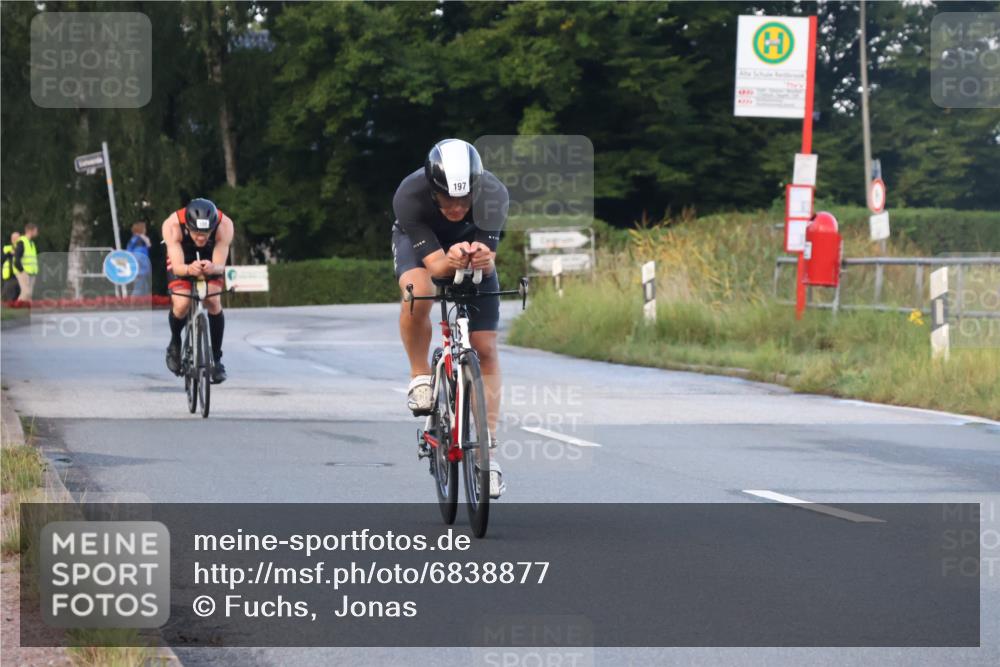 25.08.2024 - Elbe Triathlon Hamburg Fuchs,  Jonas http://msf.ph/oto/6838877 25.08.2024 08:53:56 Radfahren 100, 169, 197, 188 meine-sportfotos.de