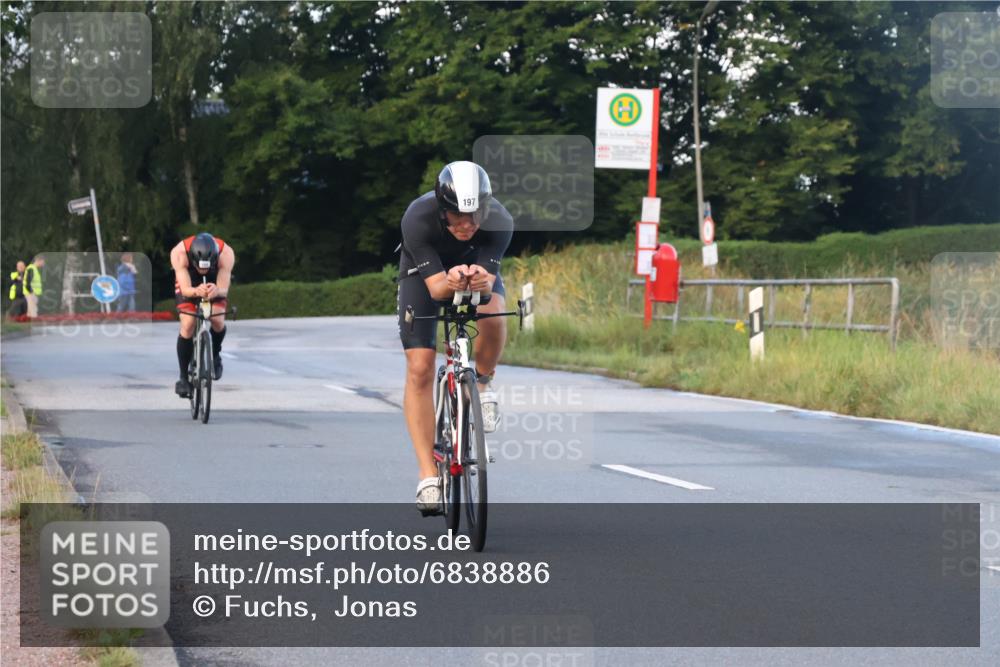 25.08.2024 - Elbe Triathlon Hamburg Fuchs,  Jonas http://msf.ph/oto/6838886 25.08.2024 08:53:56 Radfahren 100, 169, 197, 188 meine-sportfotos.de