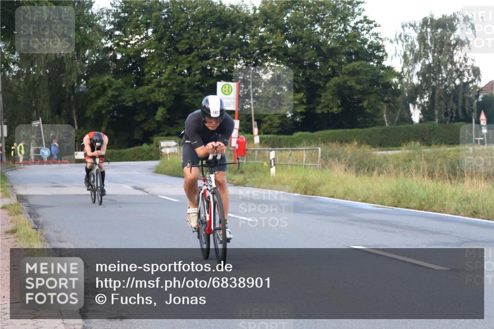 25.08.2024 - Elbe Triathlon Hamburg Fuchs,  Jonas http://msf.ph/oto/6838901 25.08.2024 08:53:57 Radfahren 100, 169, 197, 188 meine-sportfotos.de