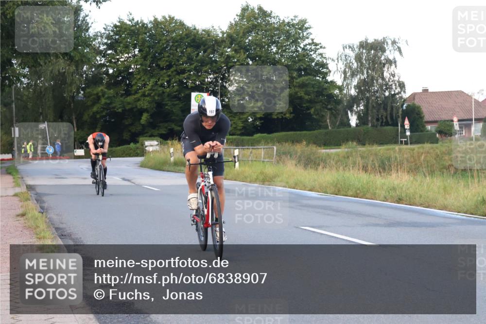 25.08.2024 - Elbe Triathlon Hamburg Fuchs,  Jonas http://msf.ph/oto/6838907 25.08.2024 08:53:57 Radfahren 100, 169, 197, 188 meine-sportfotos.de