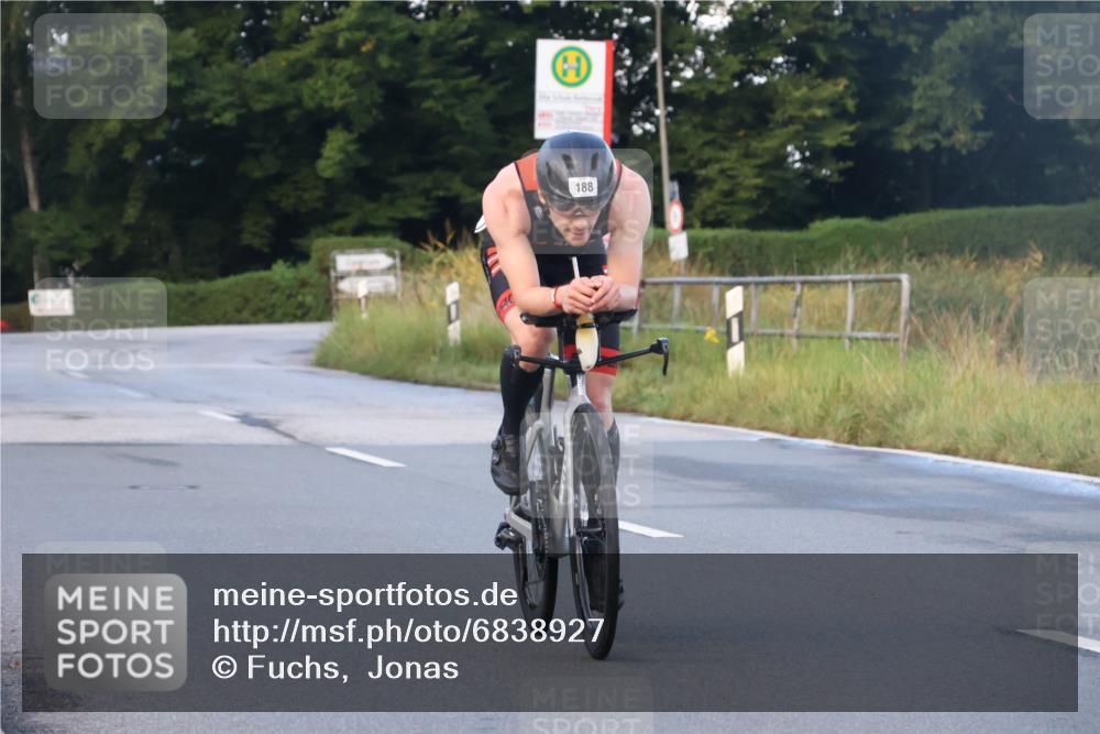 25.08.2024 - Elbe Triathlon Hamburg Fuchs,  Jonas http://msf.ph/oto/6838927 25.08.2024 08:53:58 Radfahren 169, 197, 188 meine-sportfotos.de