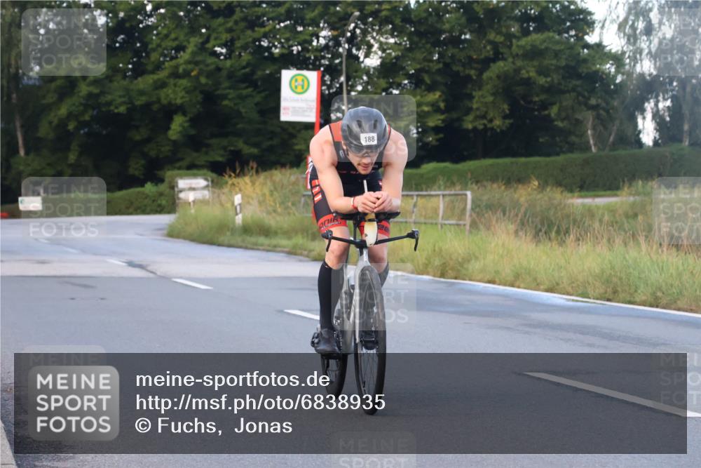25.08.2024 - Elbe Triathlon Hamburg Fuchs,  Jonas http://msf.ph/oto/6838935 25.08.2024 08:53:58 Radfahren 169, 197, 188 meine-sportfotos.de