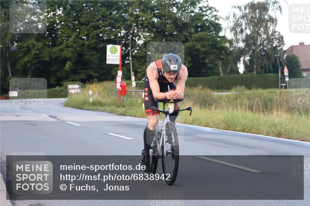 25.08.2024 - Elbe Triathlon Hamburg Fuchs,  Jonas http://msf.ph/oto/6838942 25.08.2024 08:53:58 Radfahren 169, 197, 188 meine-sportfotos.de