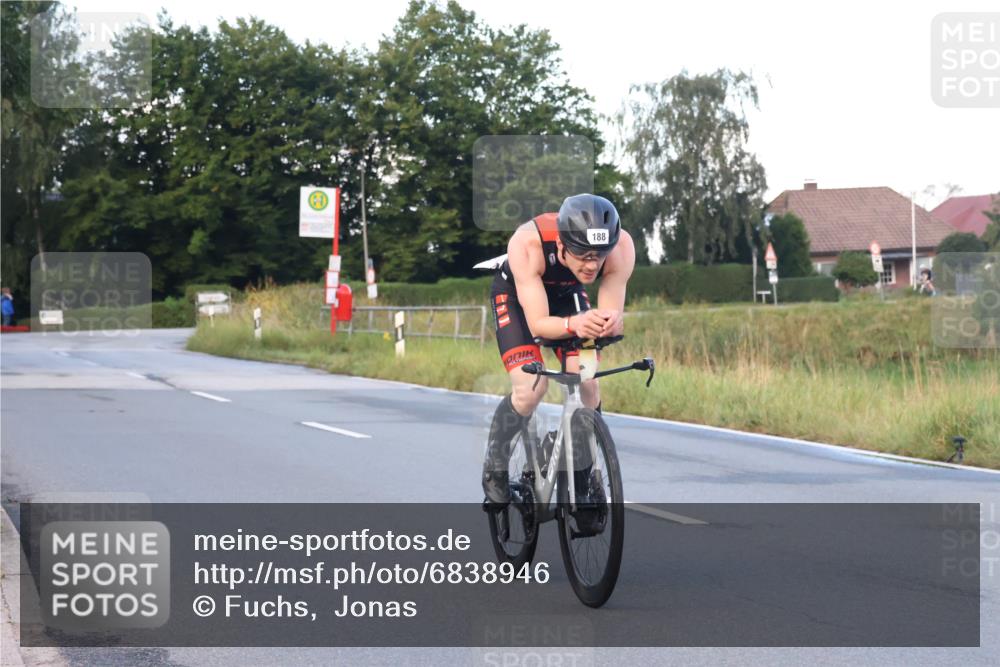 25.08.2024 - Elbe Triathlon Hamburg Fuchs,  Jonas http://msf.ph/oto/6838946 25.08.2024 08:53:58 Radfahren 169, 197, 188 meine-sportfotos.de
