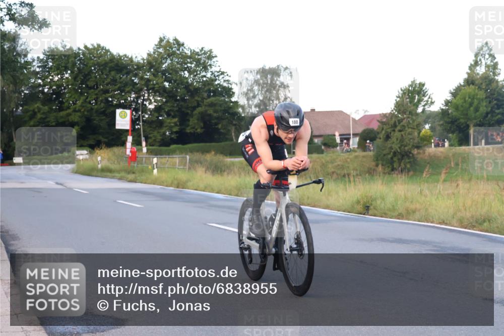 25.08.2024 - Elbe Triathlon Hamburg Fuchs,  Jonas http://msf.ph/oto/6838955 25.08.2024 08:53:59 Radfahren 169, 197, 188 meine-sportfotos.de