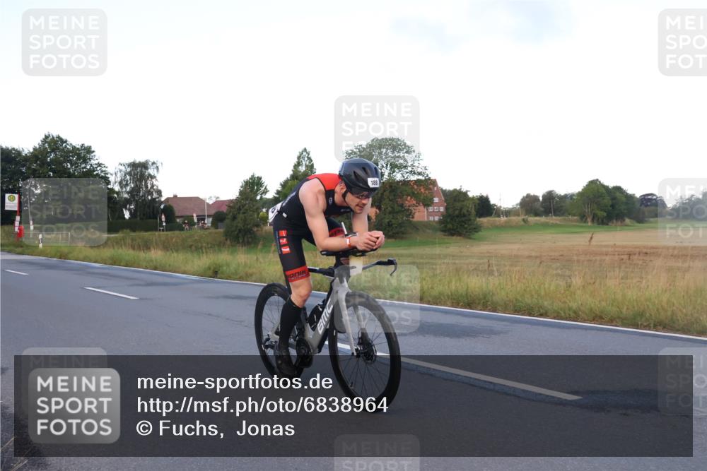 25.08.2024 - Elbe Triathlon Hamburg Fuchs,  Jonas http://msf.ph/oto/6838964 25.08.2024 08:53:59 Radfahren 169, 197, 188 meine-sportfotos.de