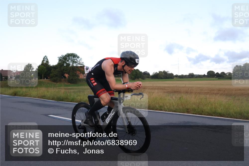 25.08.2024 - Elbe Triathlon Hamburg Fuchs,  Jonas http://msf.ph/oto/6838969 25.08.2024 08:53:59 Radfahren 169, 197, 188 meine-sportfotos.de