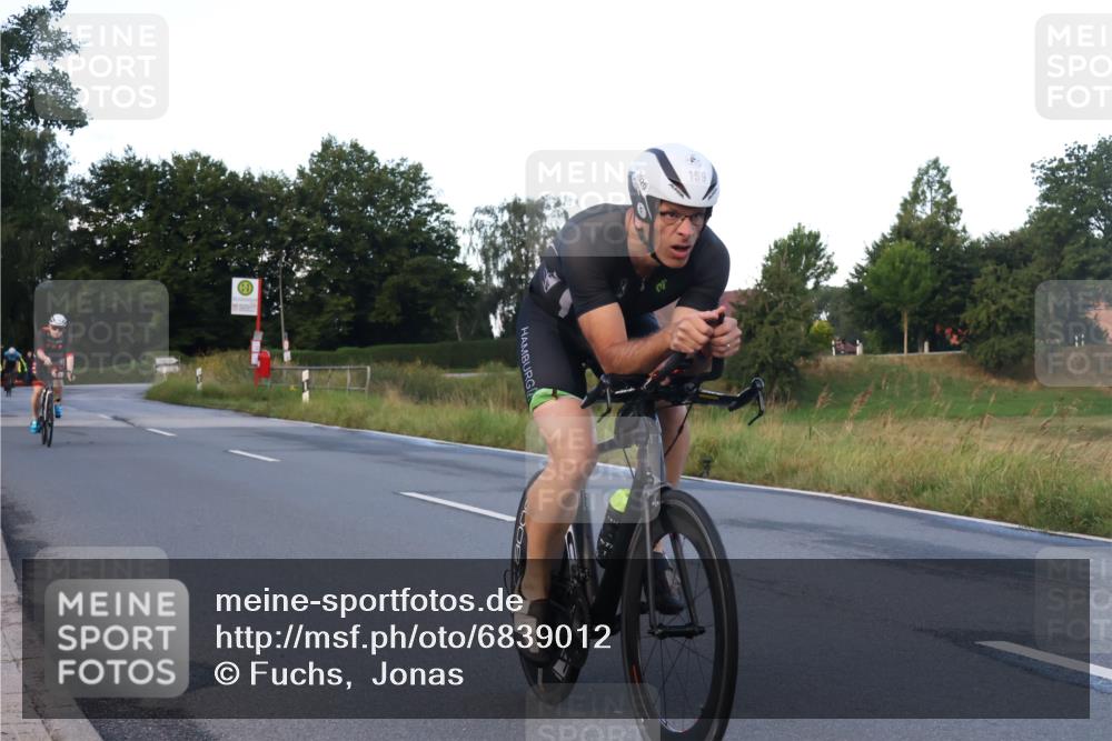 25.08.2024 - Elbe Triathlon Hamburg Fuchs,  Jonas http://msf.ph/oto/6839012 25.08.2024 08:54:11 Radfahren 159, 186, 142, 166 meine-sportfotos.de