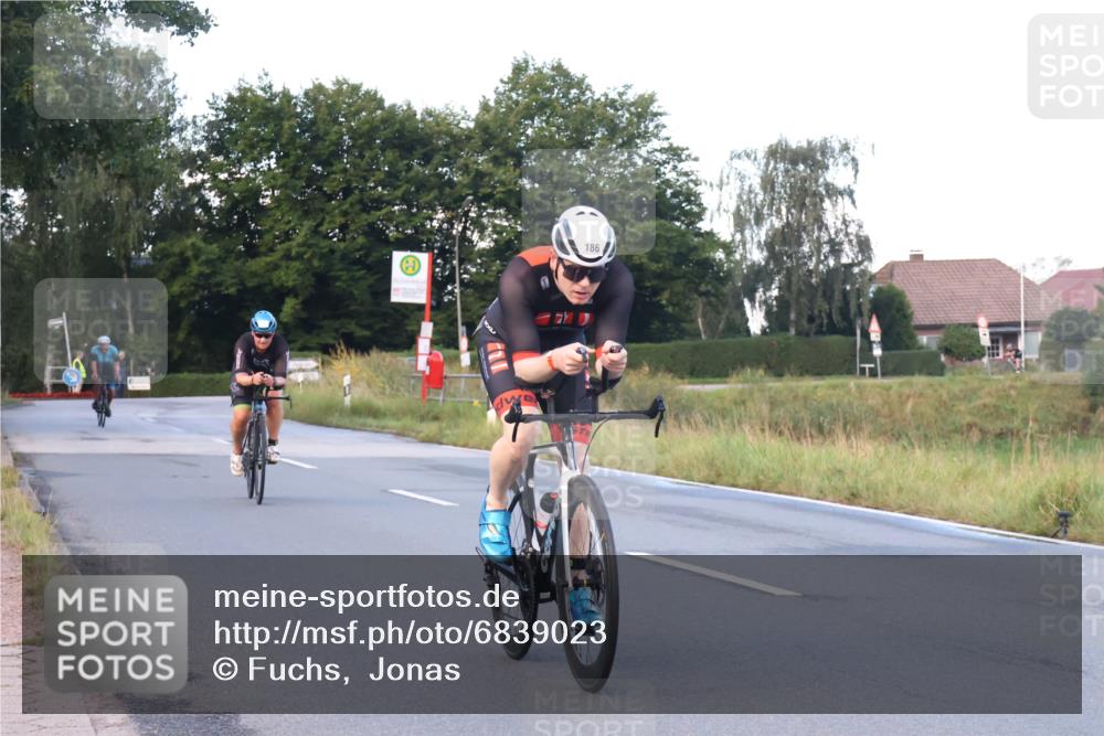 25.08.2024 - Elbe Triathlon Hamburg Fuchs,  Jonas http://msf.ph/oto/6839023 25.08.2024 08:54:12 Radfahren 159, 186, 142, 166 meine-sportfotos.de