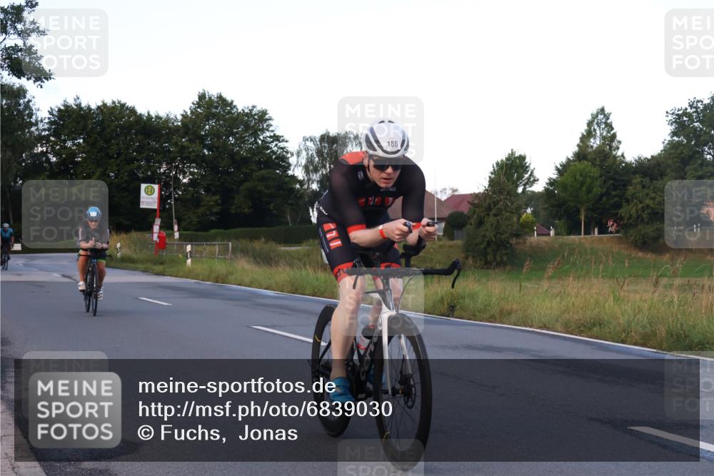 25.08.2024 - Elbe Triathlon Hamburg Fuchs,  Jonas http://msf.ph/oto/6839030 25.08.2024 08:54:13 Radfahren 159, 186, 142, 166 meine-sportfotos.de