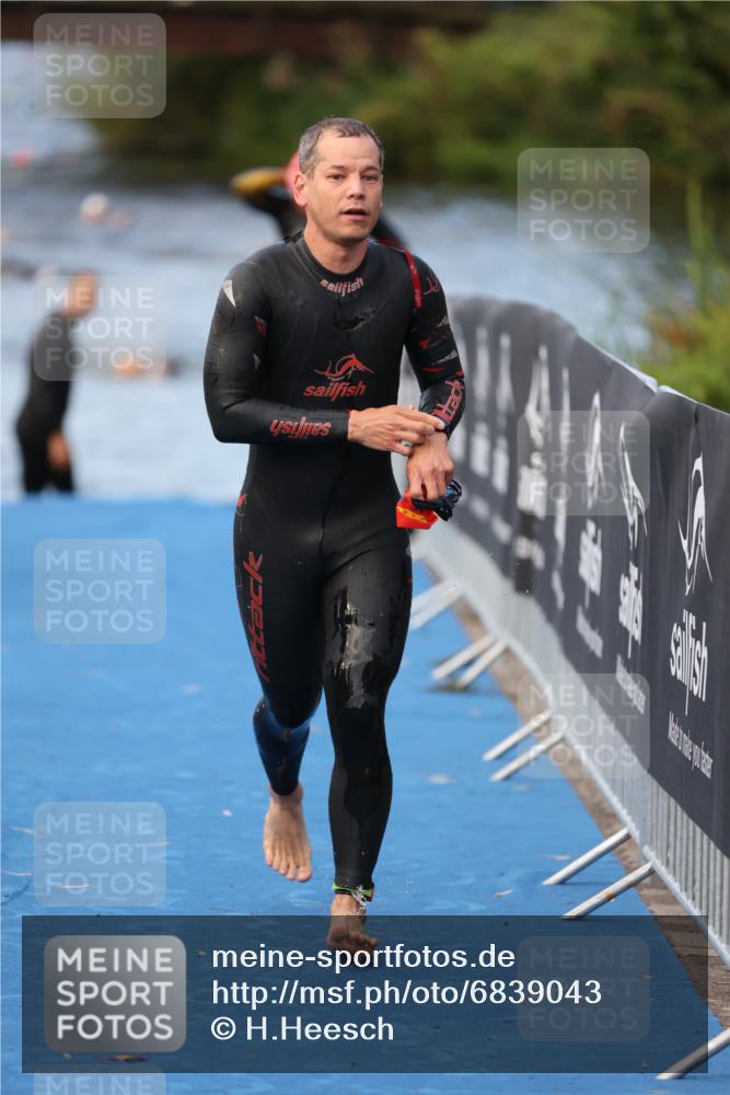 25.08.2024 - Elbe Triathlon Hamburg H.Heesch http://msf.ph/oto/6839043 25.08.2024 08:43:05 Schwimmen 187 meine-sportfotos.de