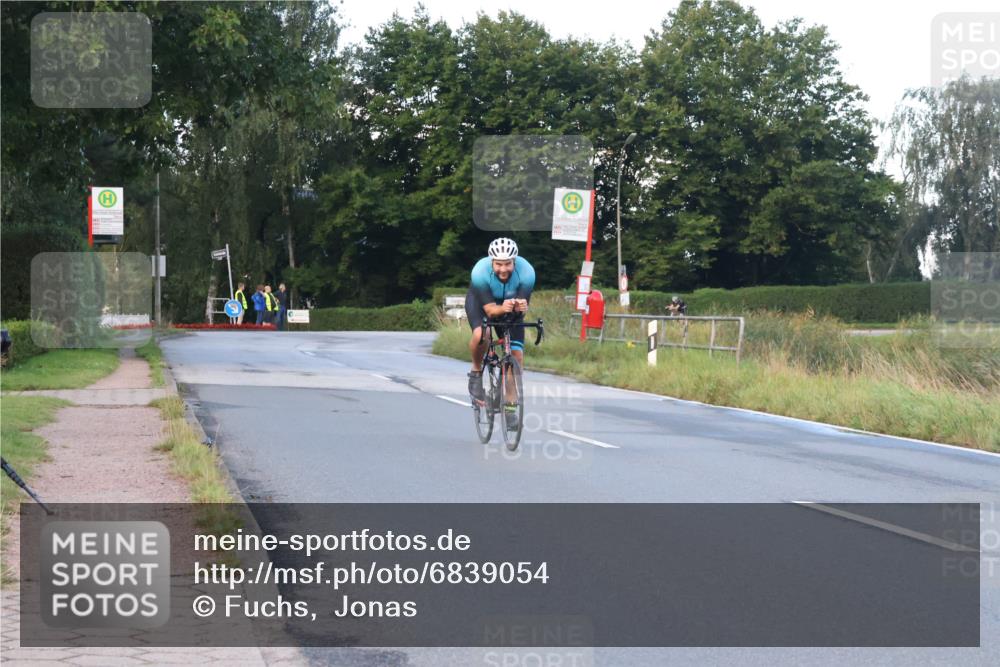 25.08.2024 - Elbe Triathlon Hamburg Fuchs,  Jonas http://msf.ph/oto/6839054 25.08.2024 08:54:16 Radfahren 186, 142, 166 meine-sportfotos.de