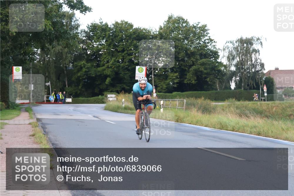 25.08.2024 - Elbe Triathlon Hamburg Fuchs,  Jonas http://msf.ph/oto/6839066 25.08.2024 08:54:16 Radfahren 186, 142, 166 meine-sportfotos.de
