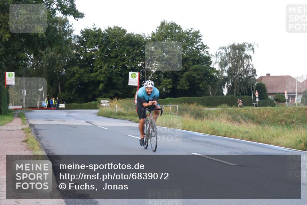 25.08.2024 - Elbe Triathlon Hamburg Fuchs,  Jonas http://msf.ph/oto/6839072 25.08.2024 08:54:16 Radfahren 186, 142, 166 meine-sportfotos.de