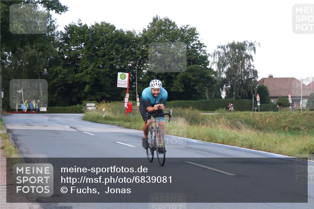 25.08.2024 - Elbe Triathlon Hamburg Fuchs,  Jonas http://msf.ph/oto/6839081 25.08.2024 08:54:16 Radfahren 186, 142, 166 meine-sportfotos.de
