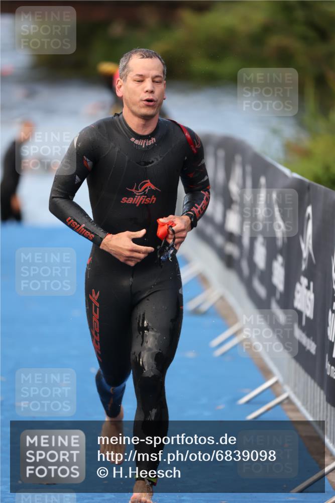 25.08.2024 - Elbe Triathlon Hamburg H.Heesch http://msf.ph/oto/6839098 25.08.2024 08:43:06 Schwimmen 187 meine-sportfotos.de