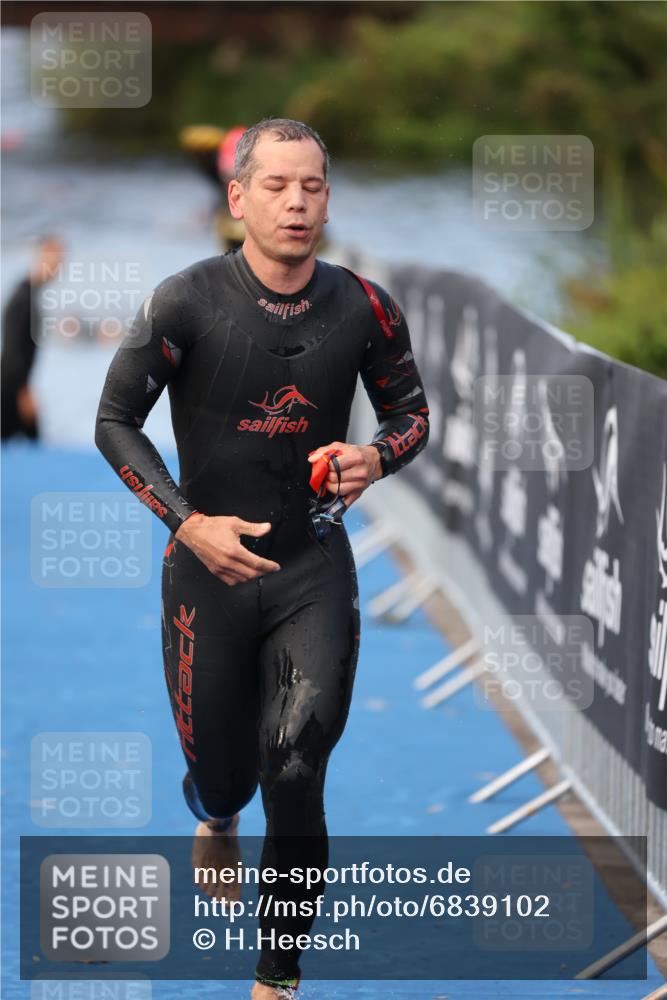 25.08.2024 - Elbe Triathlon Hamburg H.Heesch http://msf.ph/oto/6839102 25.08.2024 08:43:06 Schwimmen 187 meine-sportfotos.de