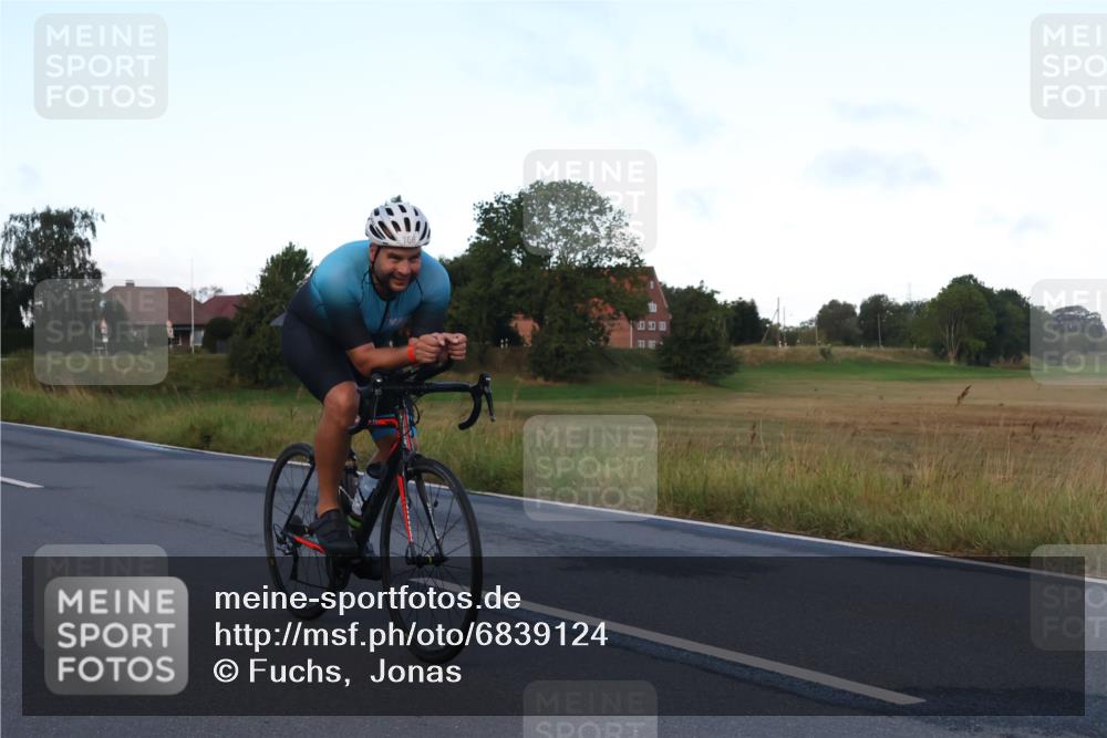 25.08.2024 - Elbe Triathlon Hamburg Fuchs,  Jonas http://msf.ph/oto/6839124 25.08.2024 08:54:17 Radfahren 186, 142, 166 meine-sportfotos.de