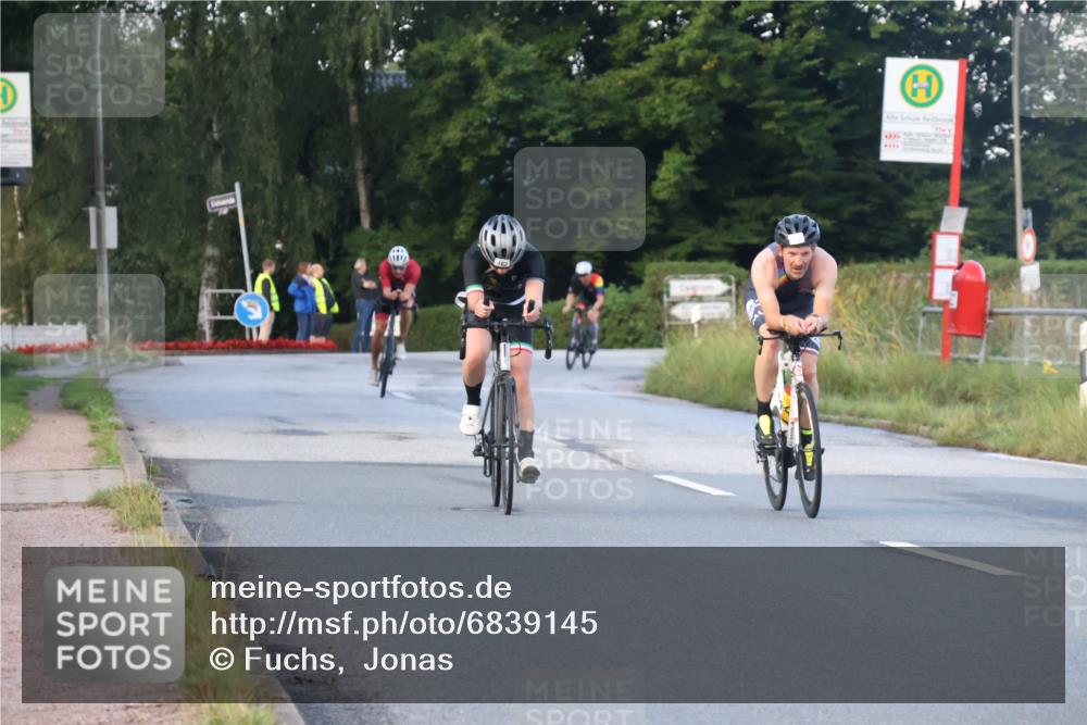 25.08.2024 - Elbe Triathlon Hamburg Fuchs,  Jonas http://msf.ph/oto/6839145 25.08.2024 08:54:25 Radfahren 92, 182, 81, 89 meine-sportfotos.de