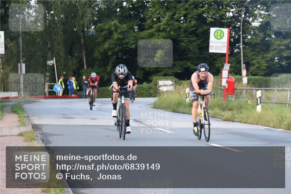 25.08.2024 - Elbe Triathlon Hamburg Fuchs,  Jonas http://msf.ph/oto/6839149 25.08.2024 08:54:25 Radfahren 92, 182, 81, 89 meine-sportfotos.de