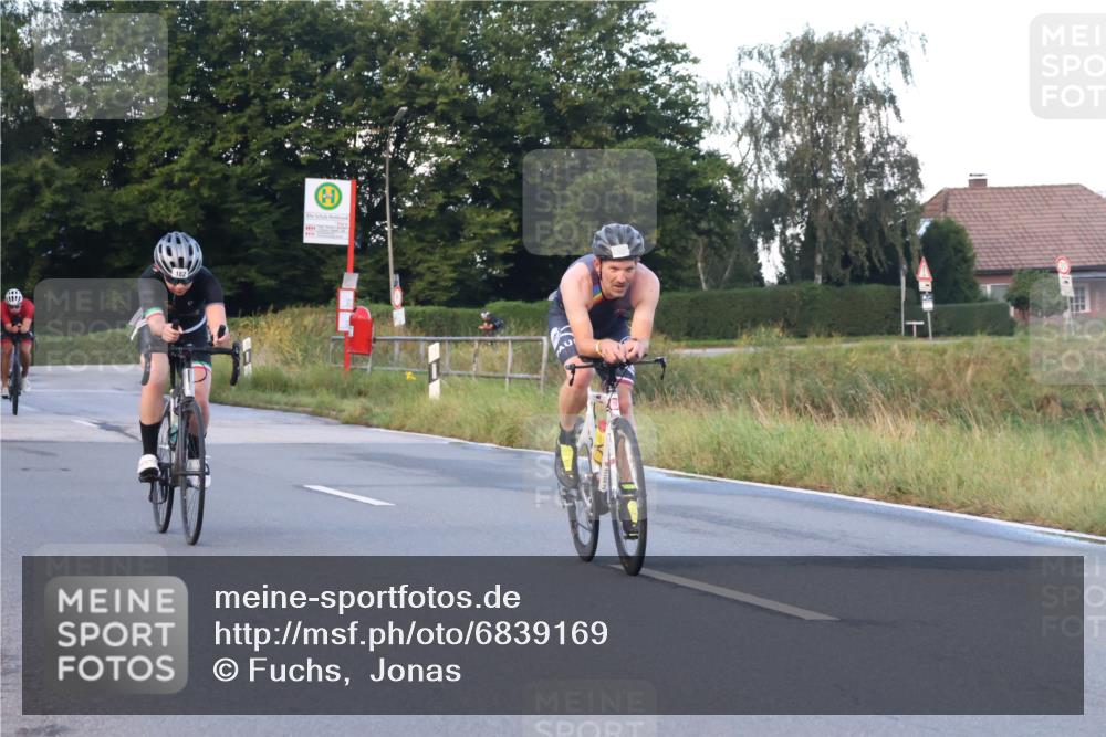 25.08.2024 - Elbe Triathlon Hamburg Fuchs,  Jonas http://msf.ph/oto/6839169 25.08.2024 08:54:26 Radfahren 92, 182, 81, 89 meine-sportfotos.de