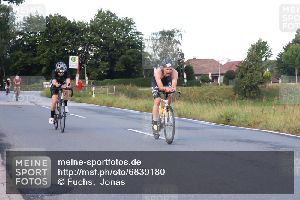 25.08.2024 - Elbe Triathlon Hamburg Fuchs,  Jonas http://msf.ph/oto/6839180 25.08.2024 08:54:27 Radfahren 92, 182, 81, 89 meine-sportfotos.de