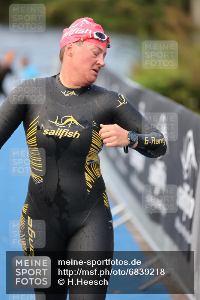 25.08.2024 - Elbe Triathlon Hamburg H.Heesch http://msf.ph/oto/6839218 25.08.2024 08:43:17 Schwimmen 121, 142, 167, 187 meine-sportfotos.de