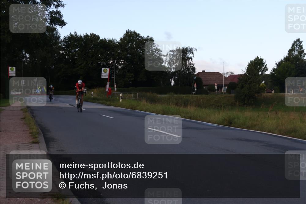 25.08.2024 - Elbe Triathlon Hamburg Fuchs,  Jonas http://msf.ph/oto/6839251 25.08.2024 08:54:28 Radfahren 92, 182, 81, 89 meine-sportfotos.de