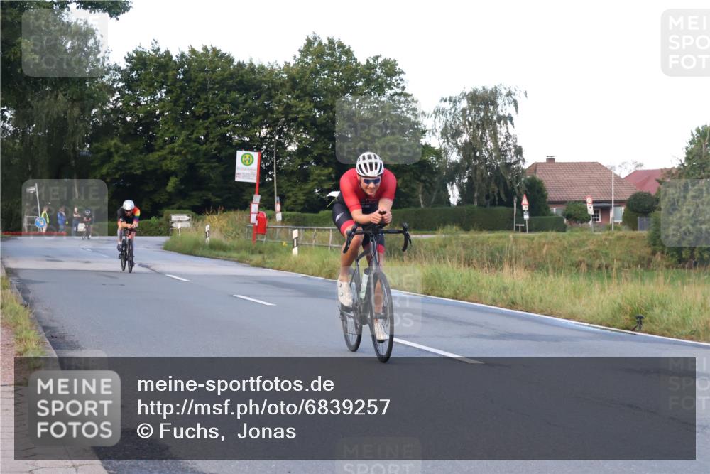 25.08.2024 - Elbe Triathlon Hamburg Fuchs,  Jonas http://msf.ph/oto/6839257 25.08.2024 08:54:29 Radfahren 92, 182, 81, 89 meine-sportfotos.de