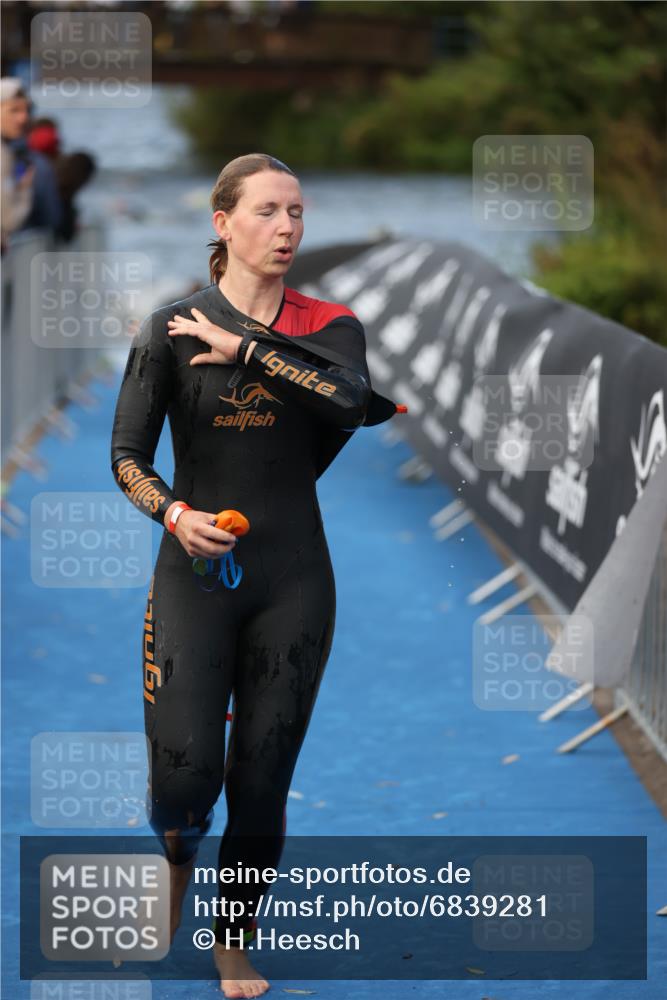 25.08.2024 - Elbe Triathlon Hamburg H.Heesch http://msf.ph/oto/6839281 25.08.2024 08:43:28 Schwimmen 117, 121, 142, 167, 190 meine-sportfotos.de