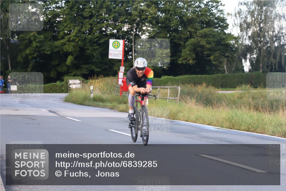 25.08.2024 - Elbe Triathlon Hamburg Fuchs,  Jonas http://msf.ph/oto/6839285 25.08.2024 08:54:31 Radfahren 92, 182, 81, 89, 158 meine-sportfotos.de