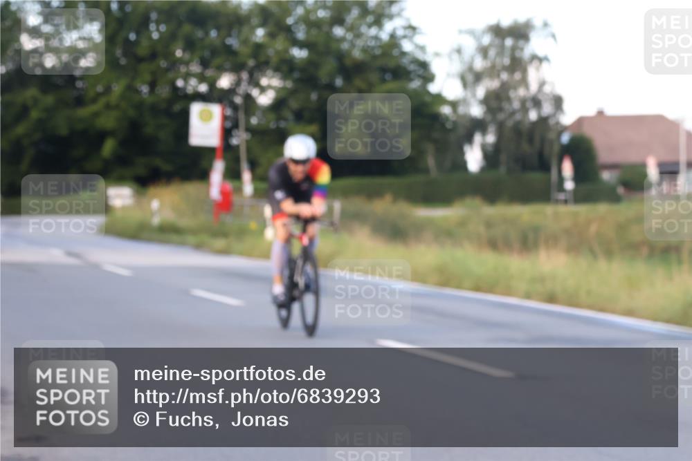 25.08.2024 - Elbe Triathlon Hamburg Fuchs,  Jonas http://msf.ph/oto/6839293 25.08.2024 08:54:31 Radfahren 92, 182, 81, 89, 158 meine-sportfotos.de