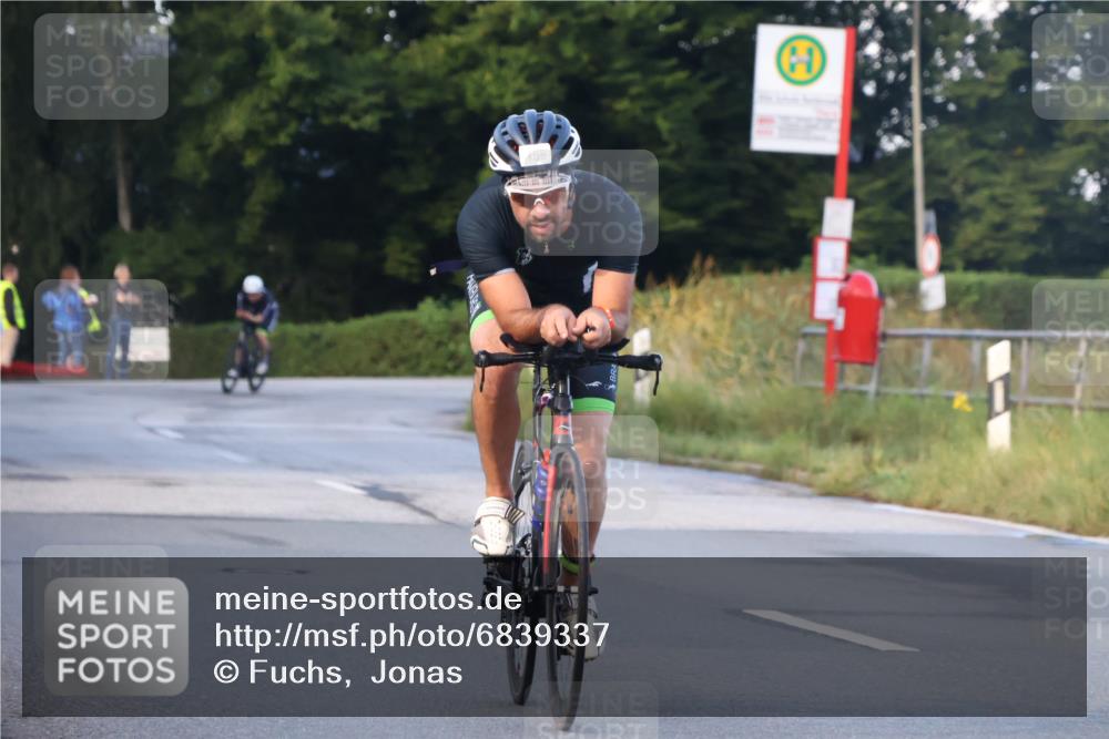 25.08.2024 - Elbe Triathlon Hamburg Fuchs,  Jonas http://msf.ph/oto/6839337 25.08.2024 08:54:36 Radfahren 89, 158, 34 meine-sportfotos.de