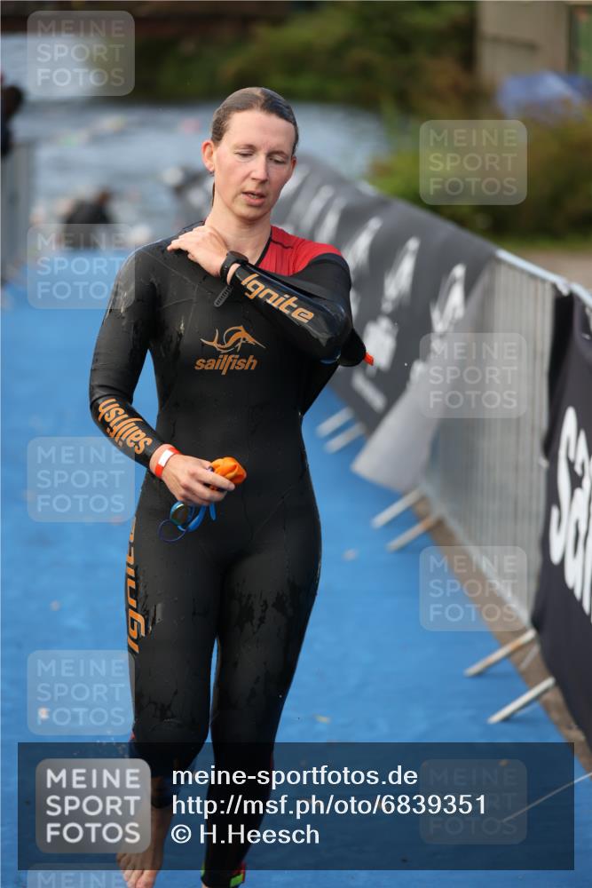 25.08.2024 - Elbe Triathlon Hamburg H.Heesch http://msf.ph/oto/6839351 25.08.2024 08:43:28 Schwimmen 117, 121, 142, 167, 190 meine-sportfotos.de