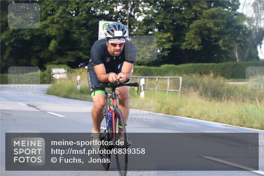 25.08.2024 - Elbe Triathlon Hamburg Fuchs,  Jonas http://msf.ph/oto/6839358 25.08.2024 08:54:37 Radfahren 89, 158, 34 meine-sportfotos.de