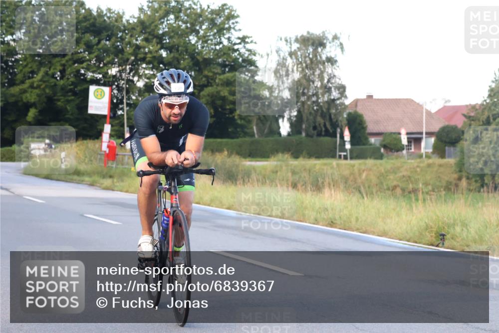 25.08.2024 - Elbe Triathlon Hamburg Fuchs,  Jonas http://msf.ph/oto/6839367 25.08.2024 08:54:37 Radfahren 89, 158, 34 meine-sportfotos.de