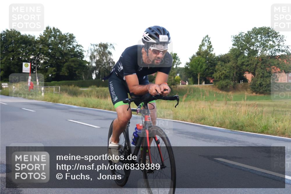 25.08.2024 - Elbe Triathlon Hamburg Fuchs,  Jonas http://msf.ph/oto/6839389 25.08.2024 08:54:38 Radfahren 158, 34, 39 meine-sportfotos.de