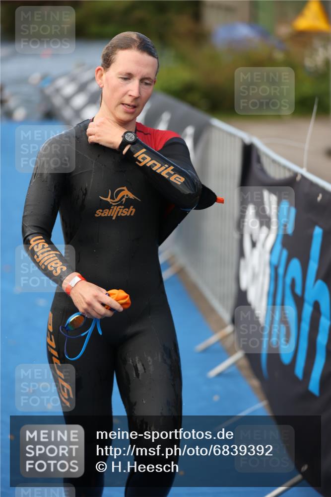 25.08.2024 - Elbe Triathlon Hamburg H.Heesch http://msf.ph/oto/6839392 25.08.2024 08:43:29 Schwimmen 117, 121, 142, 167, 190 meine-sportfotos.de