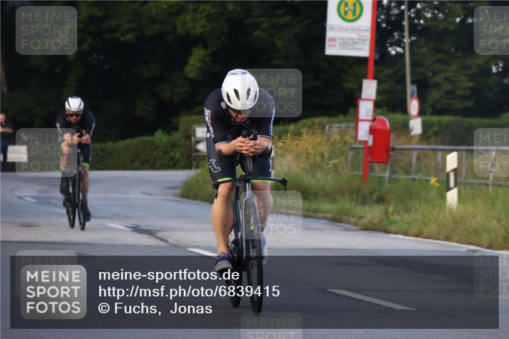 25.08.2024 - Elbe Triathlon Hamburg Fuchs,  Jonas http://msf.ph/oto/6839415 25.08.2024 08:54:42 Radfahren 158, 34, 39 meine-sportfotos.de