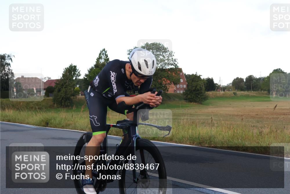 25.08.2024 - Elbe Triathlon Hamburg Fuchs,  Jonas http://msf.ph/oto/6839467 25.08.2024 08:54:43 Radfahren 158, 34, 39 meine-sportfotos.de