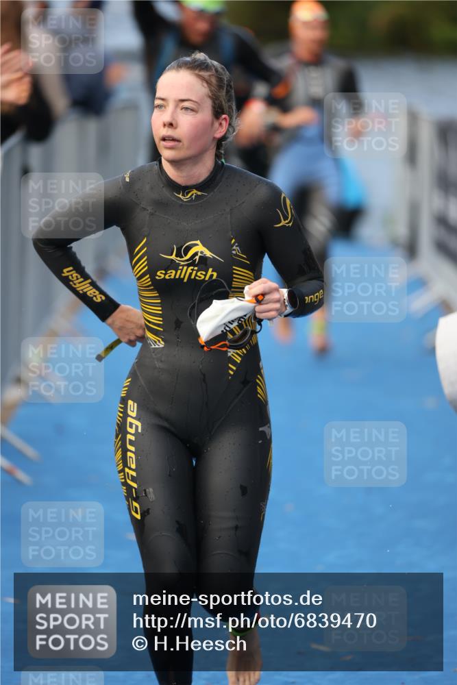 25.08.2024 - Elbe Triathlon Hamburg H.Heesch http://msf.ph/oto/6839470 25.08.2024 08:43:40 Schwimmen 110, 117, 121, 142, 153, 167, 176, 182, 190 meine-sportfotos.de
