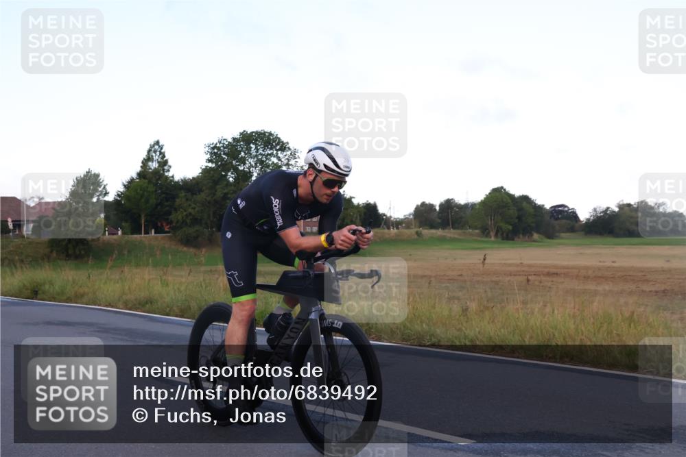 25.08.2024 - Elbe Triathlon Hamburg Fuchs,  Jonas http://msf.ph/oto/6839492 25.08.2024 08:54:45 Radfahren 34, 39 meine-sportfotos.de