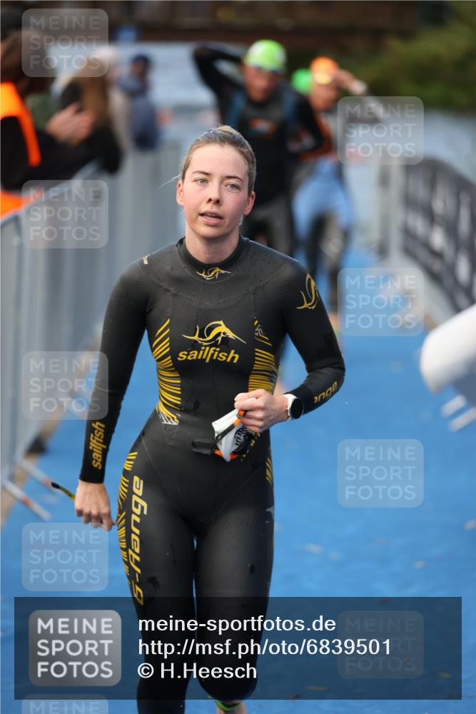 25.08.2024 - Elbe Triathlon Hamburg H.Heesch http://msf.ph/oto/6839501 25.08.2024 08:43:41 Schwimmen 110, 117, 121, 142, 153, 167, 176, 182, 190 meine-sportfotos.de