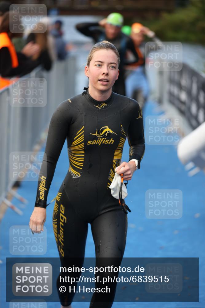 25.08.2024 - Elbe Triathlon Hamburg H.Heesch http://msf.ph/oto/6839515 25.08.2024 08:43:41 Schwimmen 110, 117, 121, 142, 153, 167, 176, 182, 190 meine-sportfotos.de
