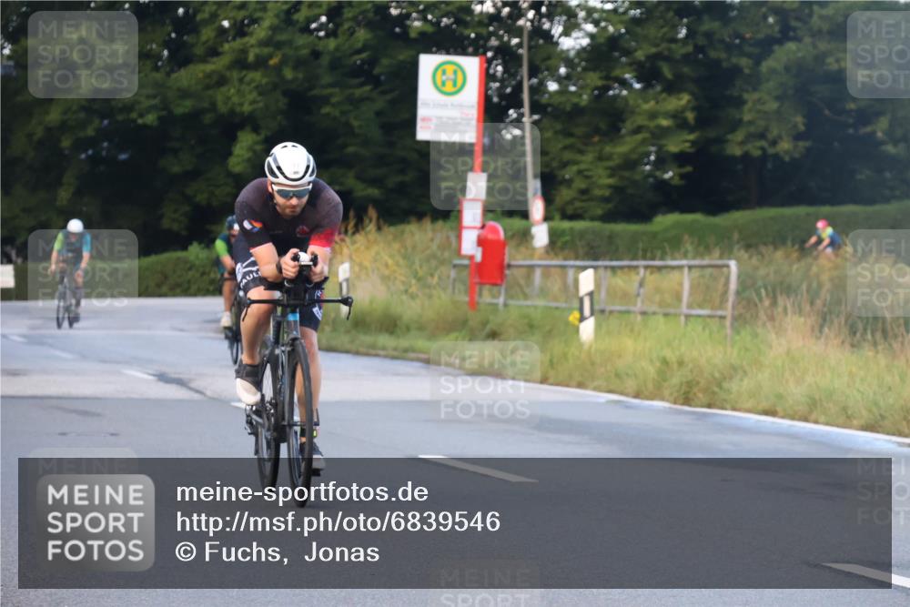25.08.2024 - Elbe Triathlon Hamburg Fuchs,  Jonas http://msf.ph/oto/6839546 25.08.2024 08:55:00 Radfahren 91, 42, 75, 56, 48 meine-sportfotos.de