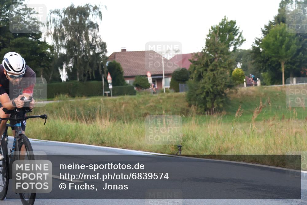 25.08.2024 - Elbe Triathlon Hamburg Fuchs,  Jonas http://msf.ph/oto/6839574 25.08.2024 08:55:01 Radfahren 91, 42, 75, 56, 48, 184 meine-sportfotos.de