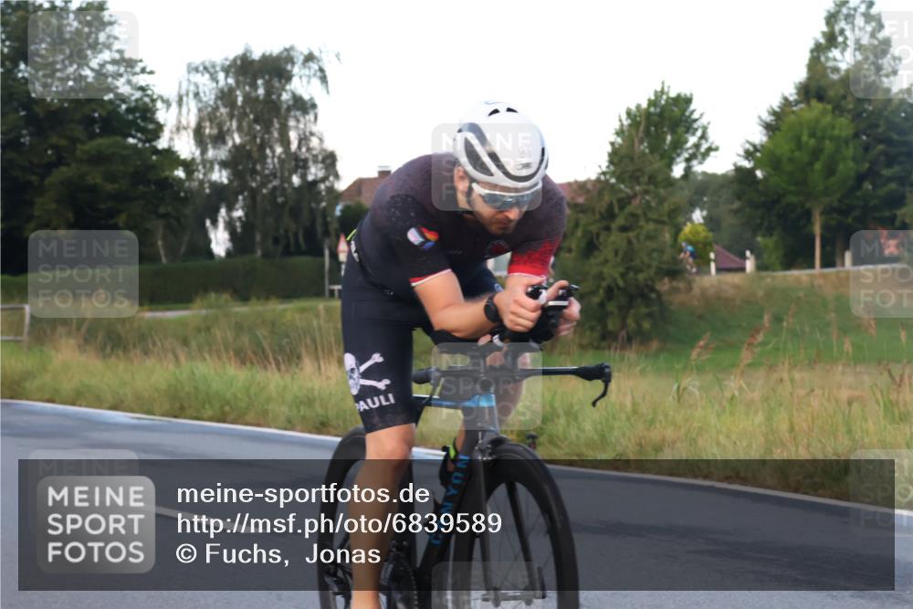 25.08.2024 - Elbe Triathlon Hamburg Fuchs,  Jonas http://msf.ph/oto/6839589 25.08.2024 08:55:01 Radfahren 91, 42, 75, 56, 48, 184 meine-sportfotos.de