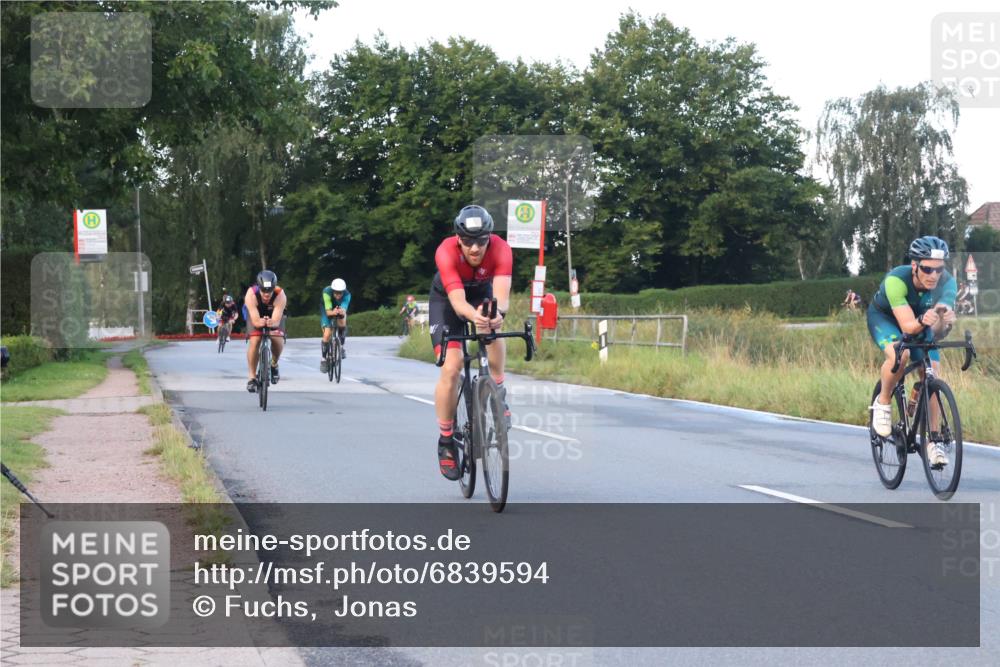 25.08.2024 - Elbe Triathlon Hamburg Fuchs,  Jonas http://msf.ph/oto/6839594 25.08.2024 08:55:03 Radfahren 91, 42, 75, 56, 48, 184 meine-sportfotos.de